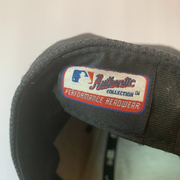 Boston Red/Black Hat - Picture 4 of 4